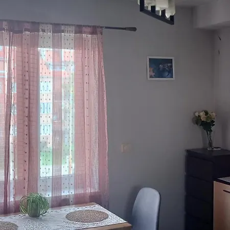 Hallera アパート *